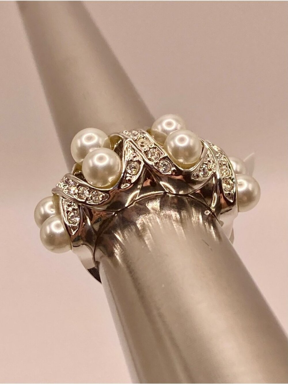 Vintage Camille Lucie Silver Tone Rhodium Plated Faux Pearl Ring -13B